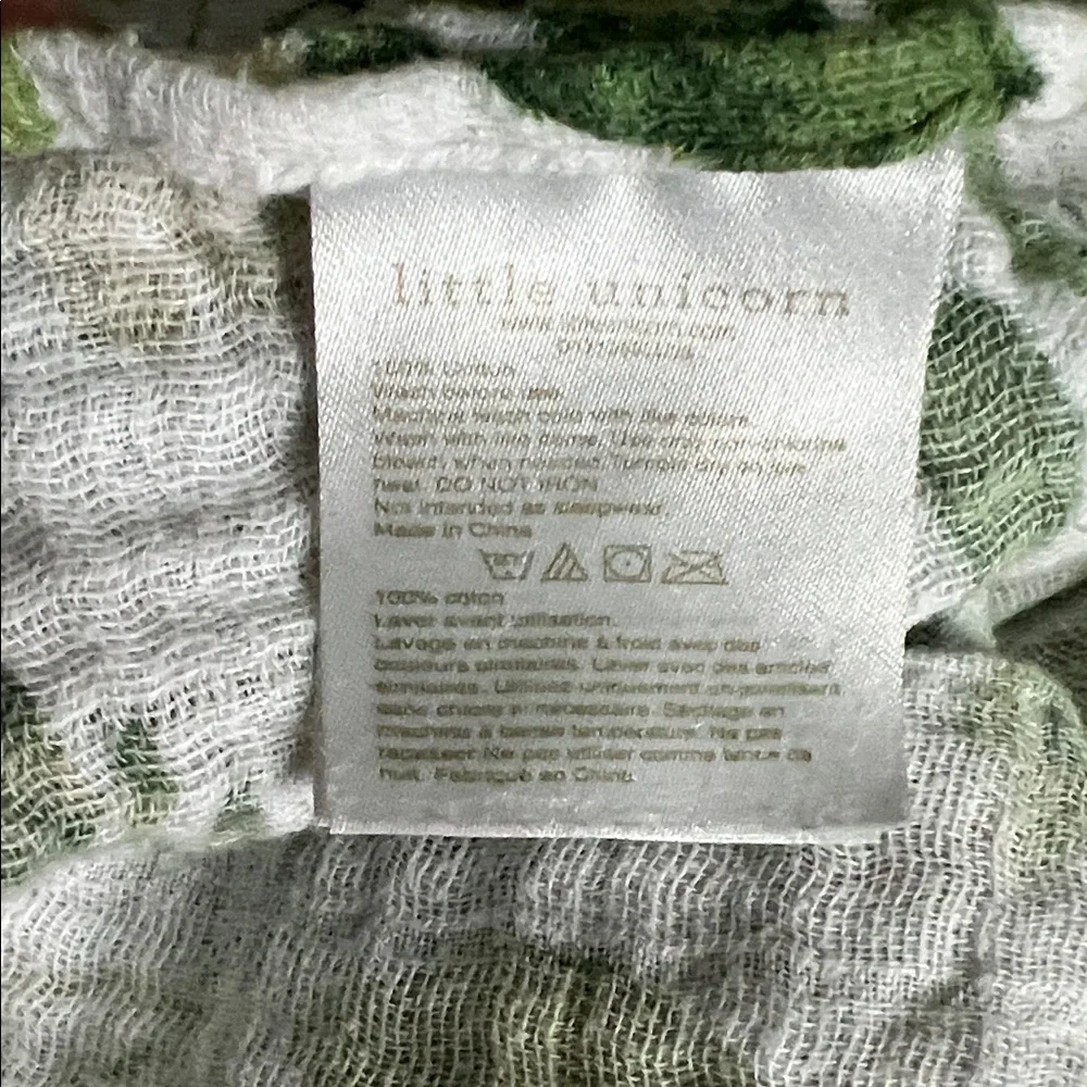 Little Unicorn Tropical Leaf and Surf Print muslin swaddle blankets - Picture 2 of 4